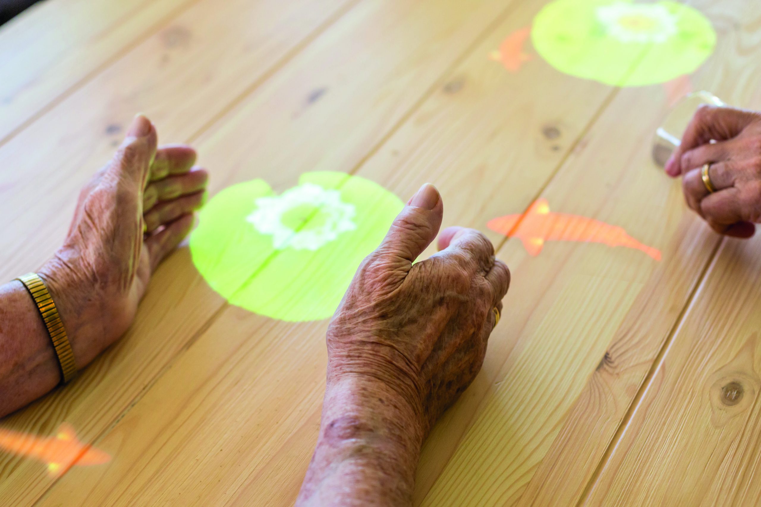 Spelfoto Vissen Senioren Tovertafel
